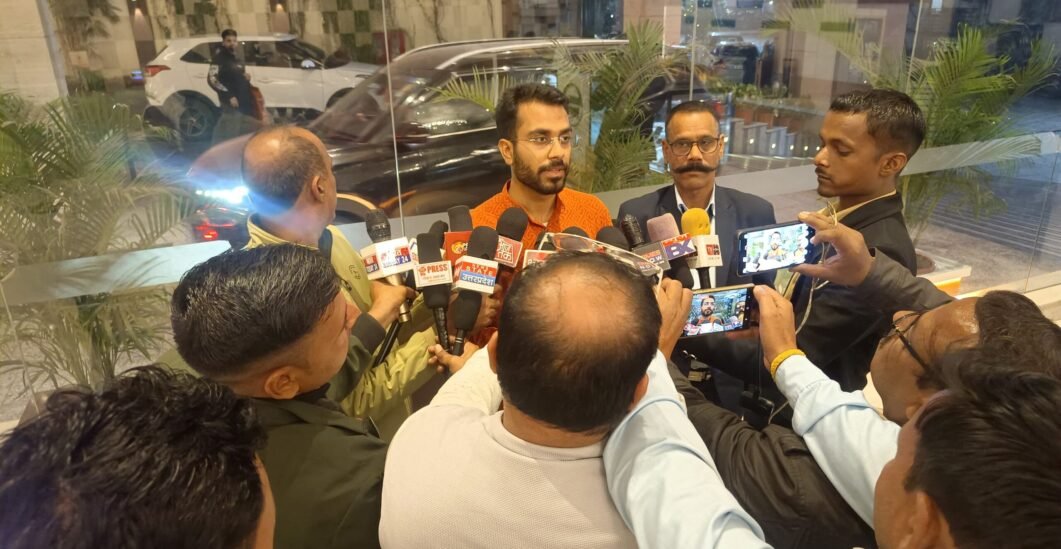 WhatsApp Image 2024-12-02 at 6.18.21 PM (1) WhatsApp Image 2024-12-02 at 6.18.21 PM (1)